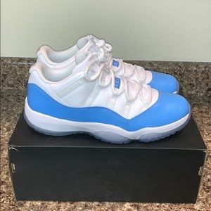 Air Jordan 11 Low UNC